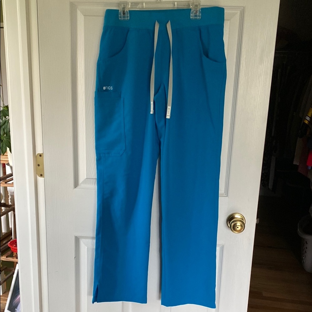 Blue FIGS technical collection scrub pants size small
